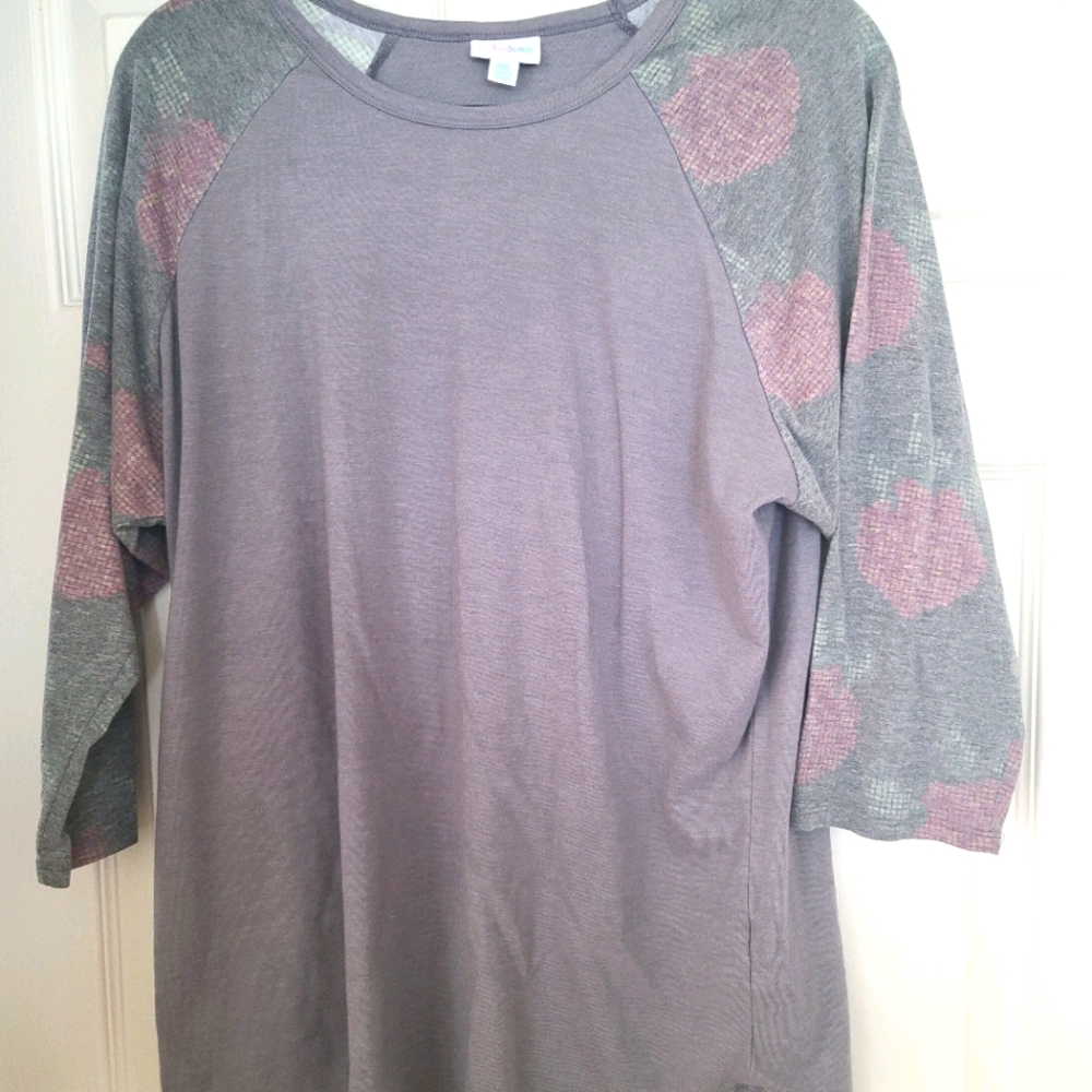 Lularoe Randy tee
